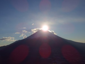 竜ヶ岳山頂からのダイアモンド富士